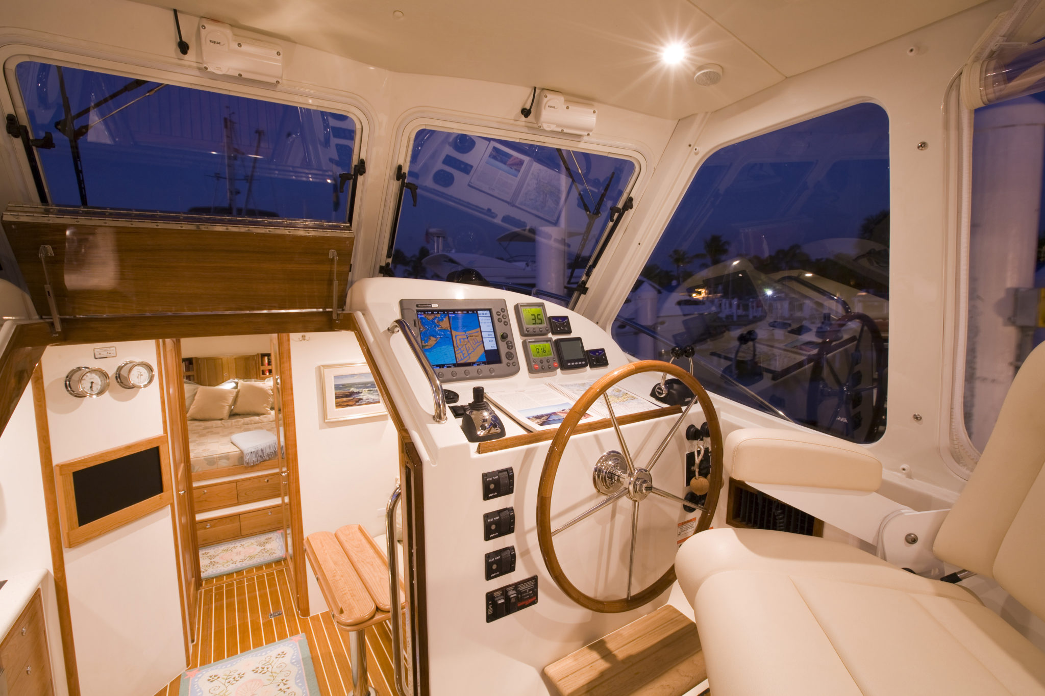 MJM 40z Interior