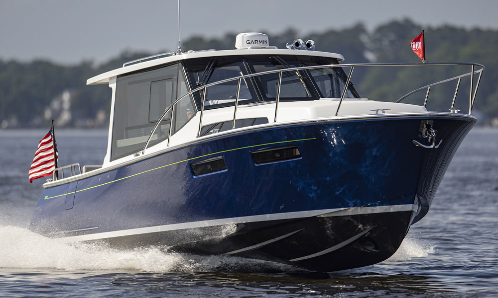 MJM 42 Yacht with advanced composite hull